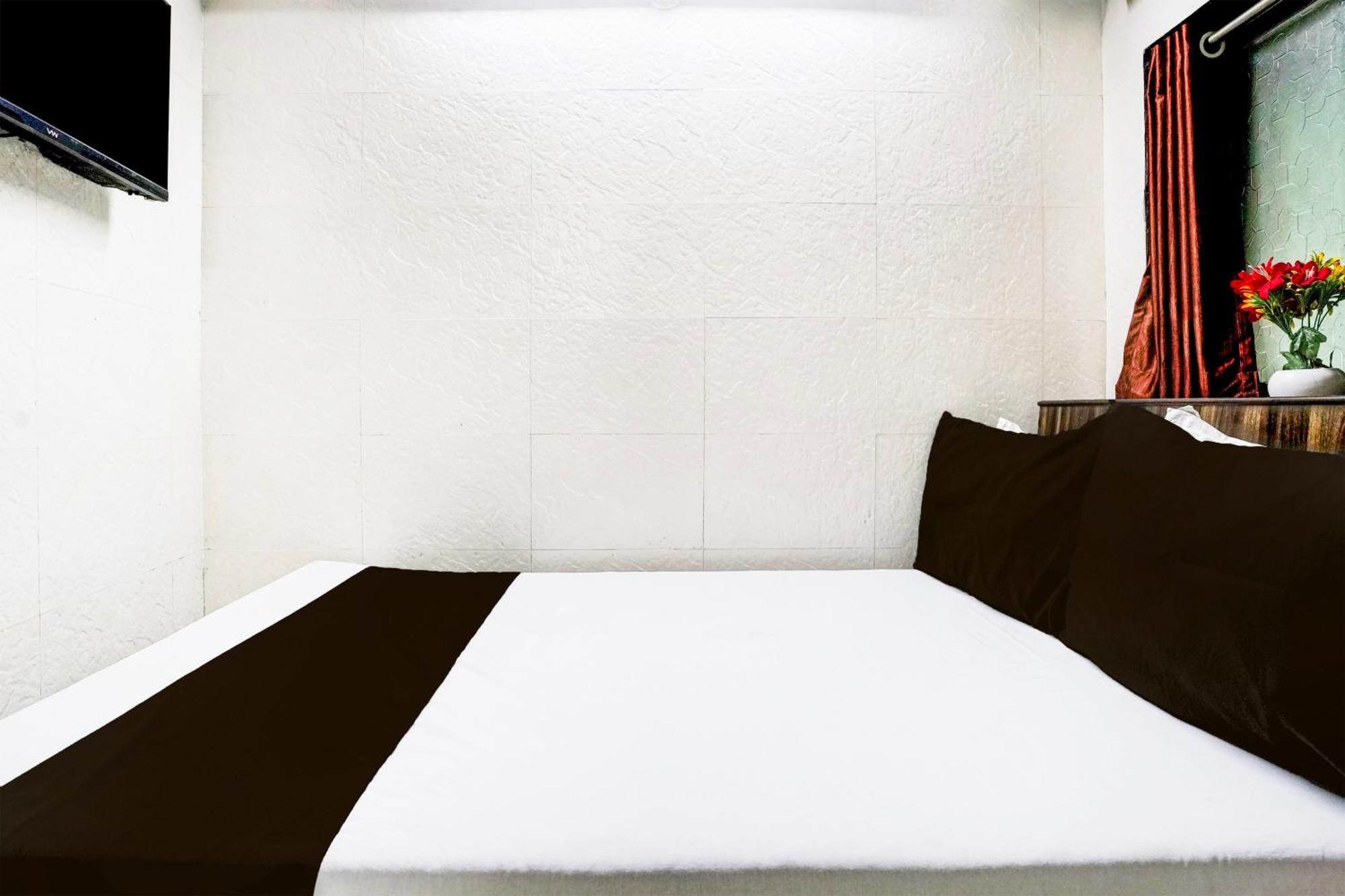 Super Hotel O Dombivali Formerly Pk Lodging Dombivli Extérieur photo