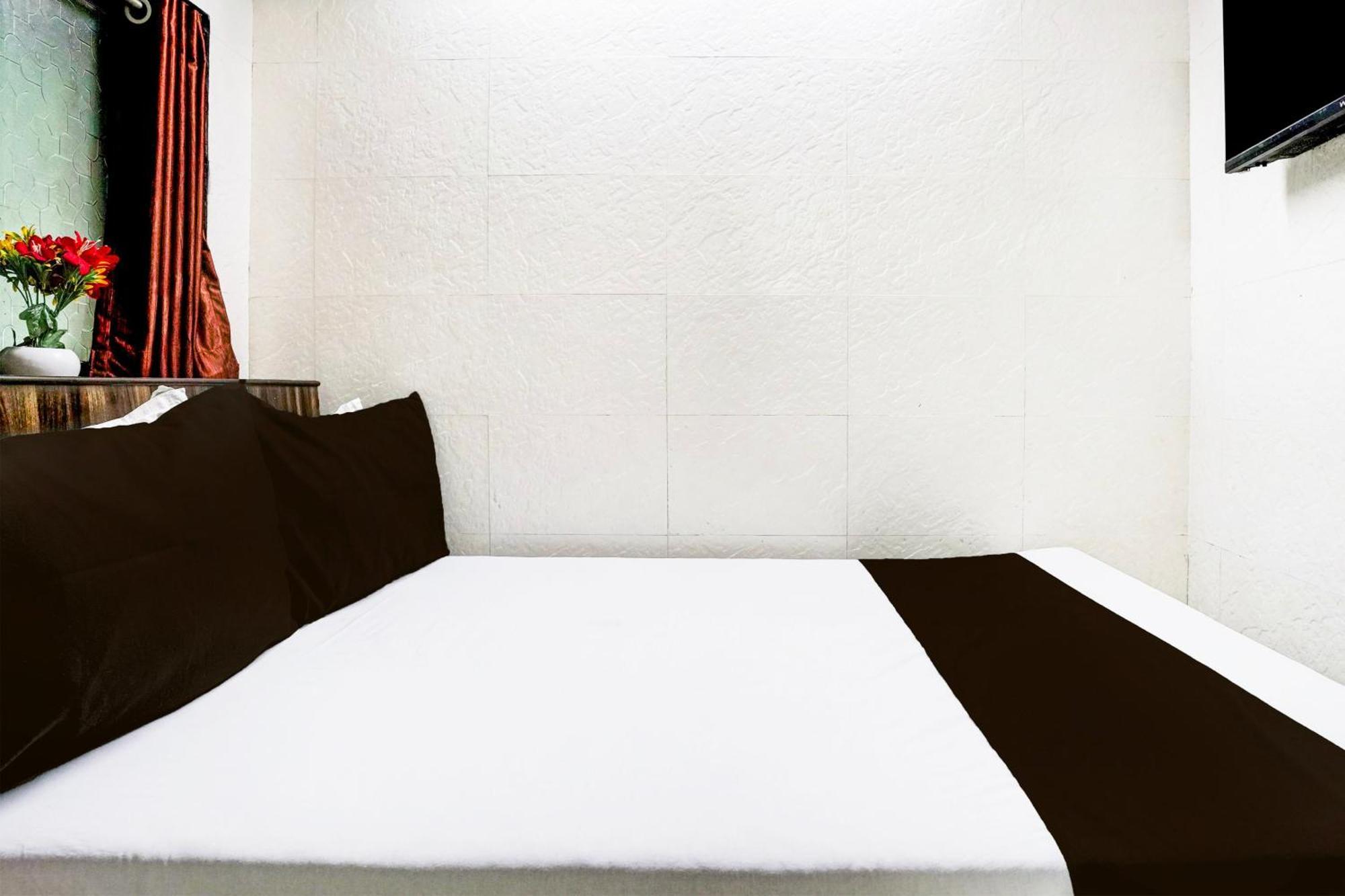 Super Hotel O Dombivali Formerly Pk Lodging Dombivli Extérieur photo